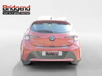 Used Toyota Corolla 122 HP (89 kW) 2021 Red Hatchback