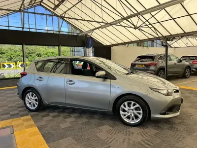 Używany Toyota Auris Hybrid