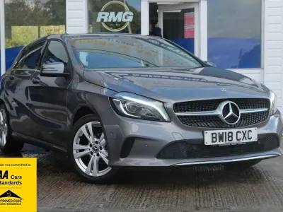 Begagnad Mercedes A180 Premium 107 HK (78 kW) 2018 Grå Halvkombi