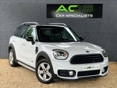 Used Mini Cooper 2017 White Hatchback