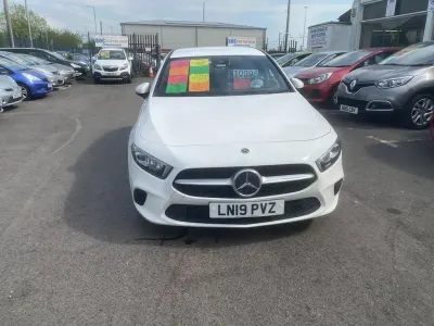 Begagnad Mercedes A180 Executive 2019 Vit Halvkombi