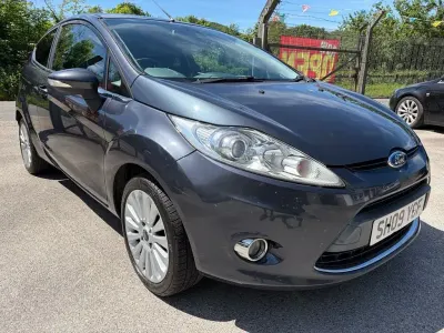 Used Ford Fiesta Titanium 96 HP (70 kW) 2009 Grey Hatchback