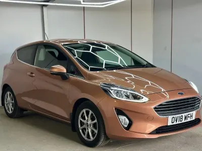Używany Ford Fiesta Zetec 2018 Brązowy Hatchback