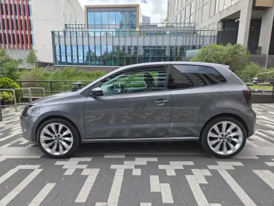 Begagnad VW Polo 70 HK (51 kW) 2010 Grå Halvkombi
