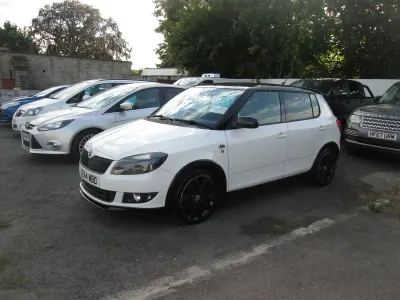 Used Skoda Fabia 105 HP (77 kW) 2014 White Hatchback