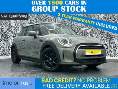 Usado Mini ONE Classic 102 CV (75 kW) 2022 Gris Utilitario