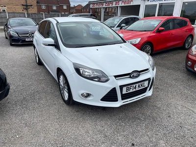 Used Ford Focus Zetec 125 HP (91 kW) 2014 White Hatchback