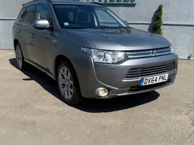 Używany Mitsubishi Outlander P-HEV 121 KM (88 kW) 2015 Kombi