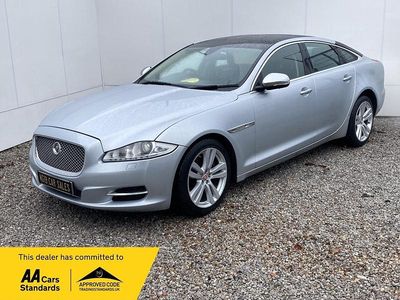Used Jaguar XJ Luxury 275 HP (202 kW) 2010 Silver Sedan