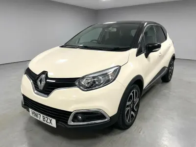 Used Renault Captur Dynamique 90 HP (66 kW) 2017 White SUV