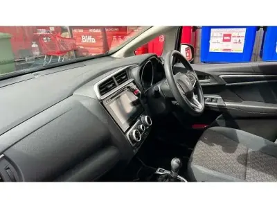 Używany Honda Jazz SE 102 KM (75 kW) 2017 Pomarańczowy Hatchback