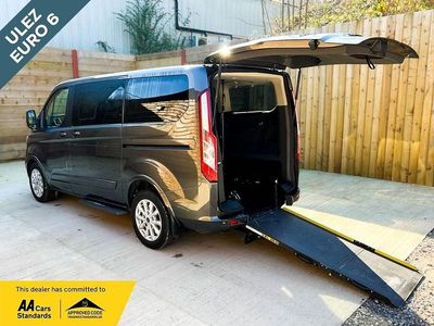 Begagnad Ford Tourneo Titanium 130 HK (95 kW) 2020 Grå Minibuss