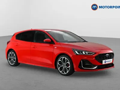 Używany Ford Focus ST-Line 120 KM (88 kW) 2022 Czerwony Hatchback