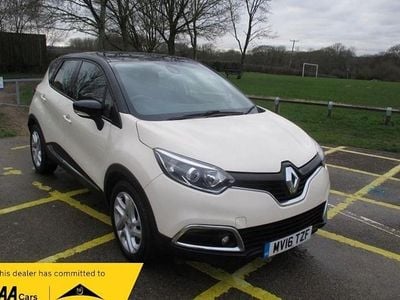 Black/cream Used 2016 Renault Captur Dynamique SUV | £5,690 (Fair price)