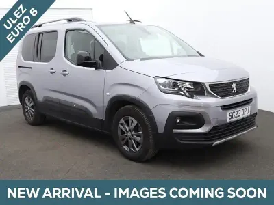 Usado Peugeot Rifter Access 131 HP (96 kW) 2023 Cinzento Monovolume