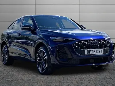 New Audi Q5 Black Edition 204 HP (150 kW) 2026 District green SUV