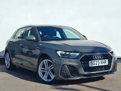 Usado Audi A1 S-Line 95 HP (69 kW) 2023 Cinzento SUV