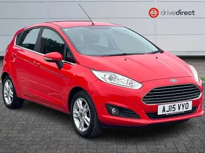Used Ford Fiesta Zetec 82 HP (60 kW) 2015 Red Hatchback