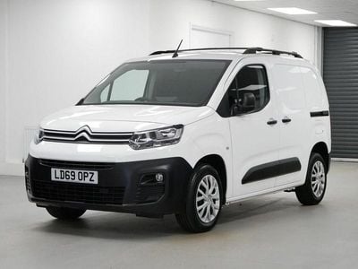 Used Citroën Berlingo 100 HP (73 kW) 2019 White MPV