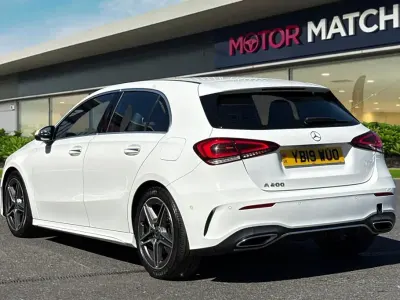 Begagnad Mercedes A200 AMG line 2019 Vit Halvkombi