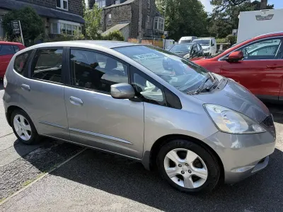 Used Honda Jazz ES 100 HP (73 kW) 2009 Silver Hatchback