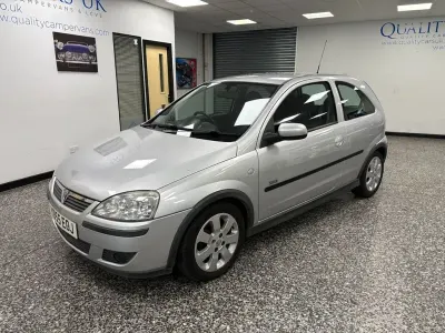 Used Vauxhall Corsa 80 HP (58 kW) 2005 Silver Hatchback