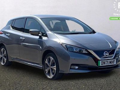 Begagnad Nissan Leaf N-Connecta 160 kW (218 HK) 2021 Grå Halvkombi