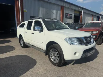 Used Nissan Navara 2013 White Pickup