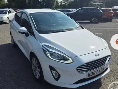 Used Ford Fiesta Titanium 100 HP (73 kW) 2018 White Hatchback
