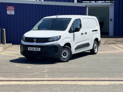 Used Vauxhall Combo S 100 HP (73 kW) 2024 White MPV