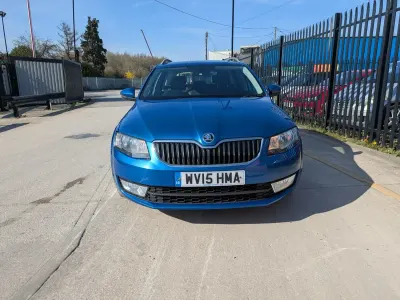 Begagnad Skoda Octavia Business Line 110 HK (80 kW) 2015 Blå Halvkombi