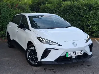 Used MG MG4 EV SE 125 kW (170 HP) 2023 White Hatchback