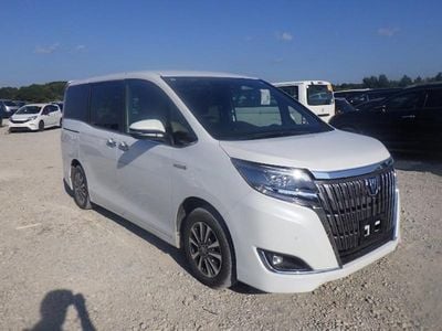 White Used 2018 Toyota Noah MPV | £16,495 (A bit pricey)