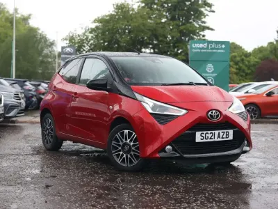 Used Toyota Aygo X-clusiv 72 HP (52 kW) 2021 Red Hatchback