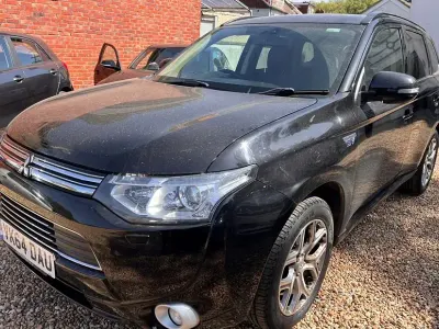 Used Mitsubishi Outlander P-HEV 119 HP (87 kW) 2014 Black Estate