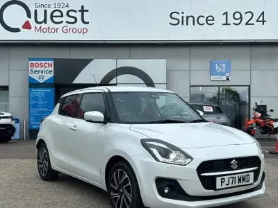 Używany Suzuki Swift SZ5 83 KM (61 kW) 2021 Biały Hatchback