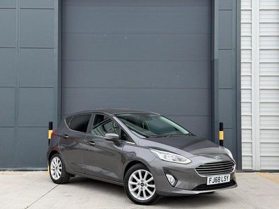 Usado Ford Fiesta Titanium 100 HP (73 kW) 2018 Cinzento Citadino