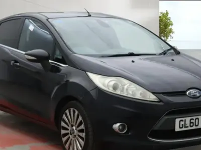 Gebraucht Ford Fiesta Titanium 96 PS (70 kW) 2010 Schwarz Kleinwagen