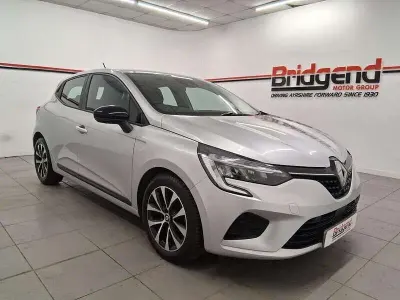 Used Renault Clio Evolution 90 HP (66 kW) 2023 Silver Hatchback