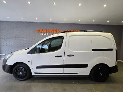 Used Citroën Berlingo 75 HP (55 kW) 2017 White MPV