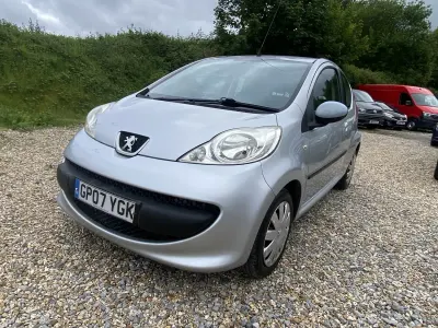 Used Peugeot 107 68 HP (50 kW) 2007 Silver Hatchback