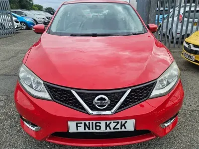 Used Nissan Pulsar Visia 115 HP (84 kW) 2016 Red Hatchback