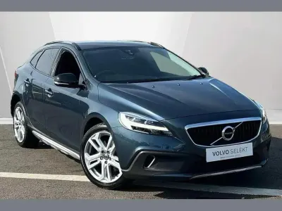 Begagnad Volvo V40 Pro 150 HK (110 kW) 2018 Blå Halvkombi