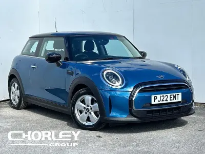 Używany Mini Cooper Classic 136 KM (100 kW) 2022 Niebieski Hatchback