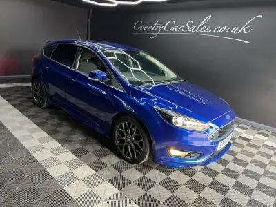 Used Ford Focus Zetec 120 HP (88 kW) 2015 Blue Hatchback