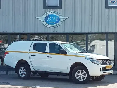 Used Mitsubishi L200 2016 White Pickup