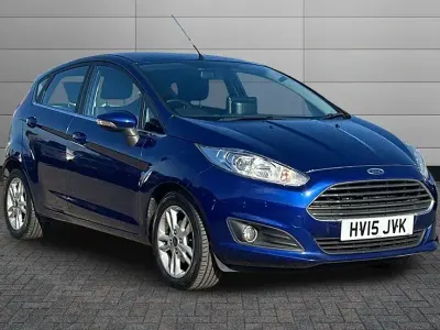 Used Ford Fiesta Zetec 74 HP (54 kW) 2015 Deep impact blue Hatchback