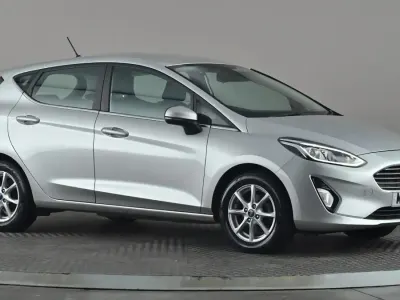 Begagnad Ford Fiesta Zetec 85 HK (62 kW) 2018 Silver Halvkombi