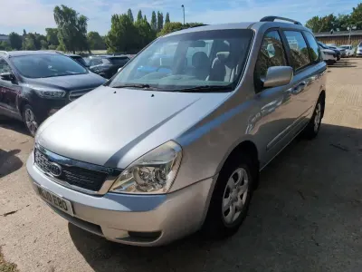 Used Kia Sedona 2010 Silver MPV
