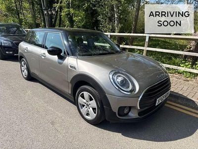 Usado Mini Cooper Clubman Classic 136 CV (100 kW) 2019 Plateado Familiar